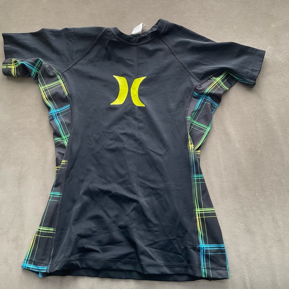 Hurley women’s rashguard